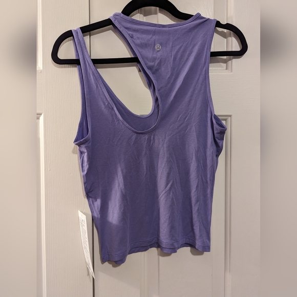 NWT Lululemon Yoga Cut-Out tank size, 6 - Picture 5 of 7